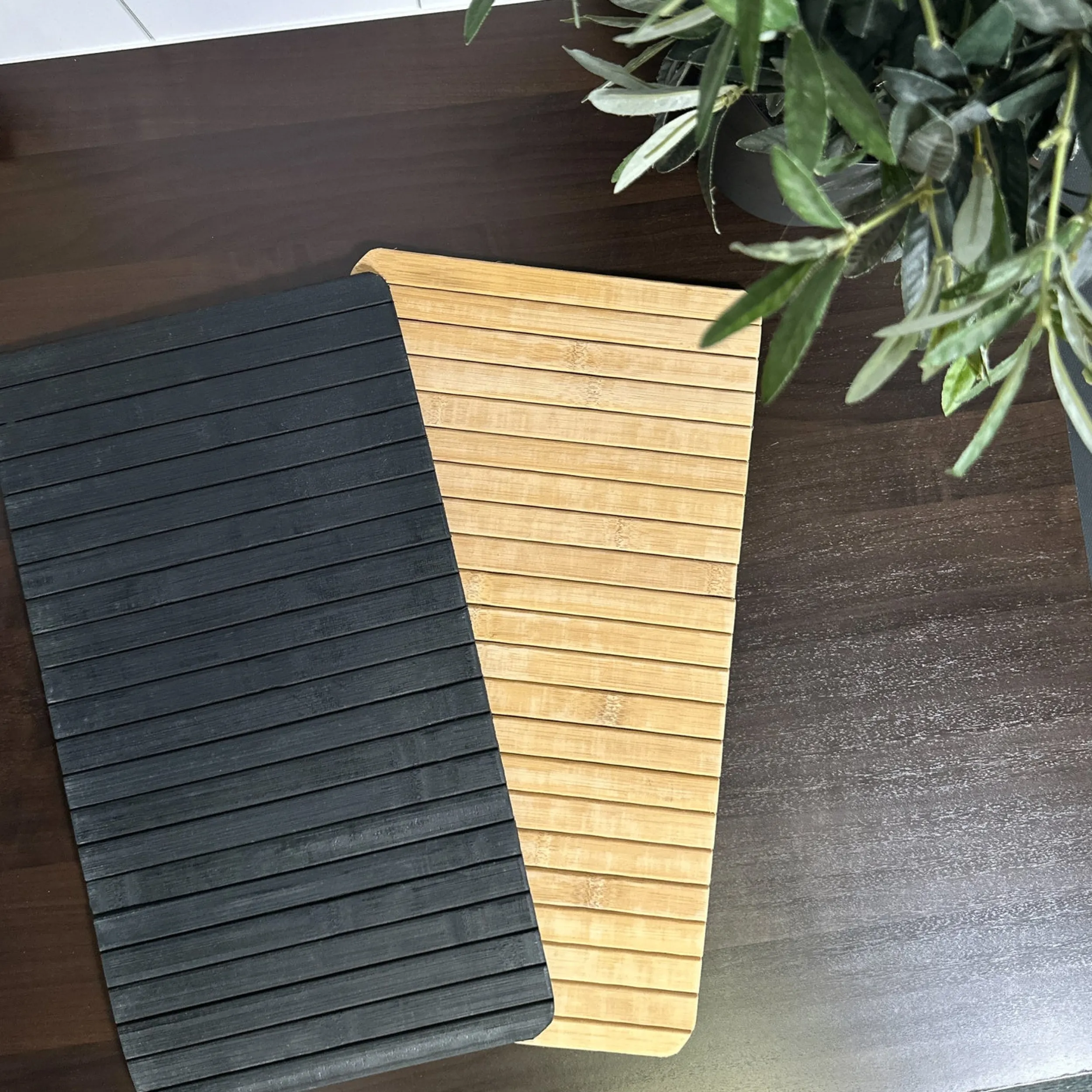 Discount Armlenebrett sort/natur Pynt