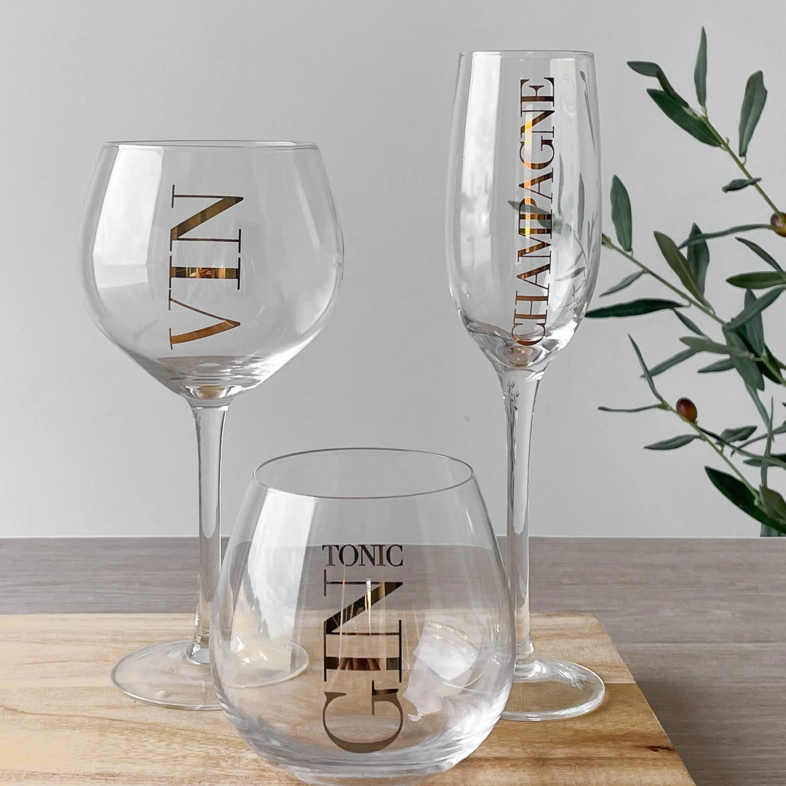 Hot Champagneglass, transparent/gull Borddekking