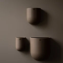 Outlet DBKD Cut veggpotte XL dust Potter Og Vaser