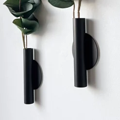 Best Eucalyptus& Manhattan veggvase, sort matt Potter Og Vaser | Kunstige Planter