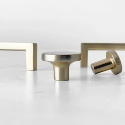 Outlet Knott børstet messing 30 mm Håndtak