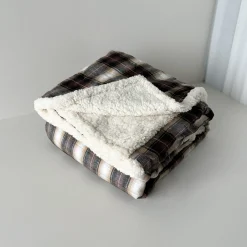 Sale Pledd sherpa rutet brun Tekstil