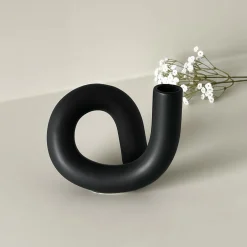 Clearance Torsion enkel vase, sort Lysestaker Og Lykter